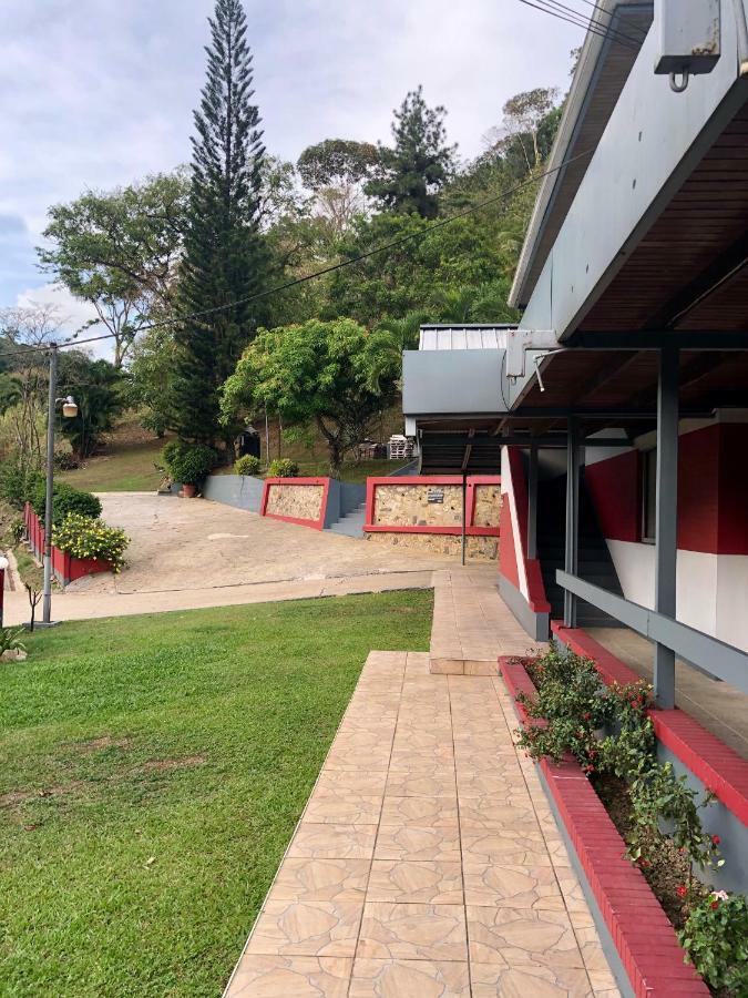 Monique'S Guest House Maraval Exterior foto